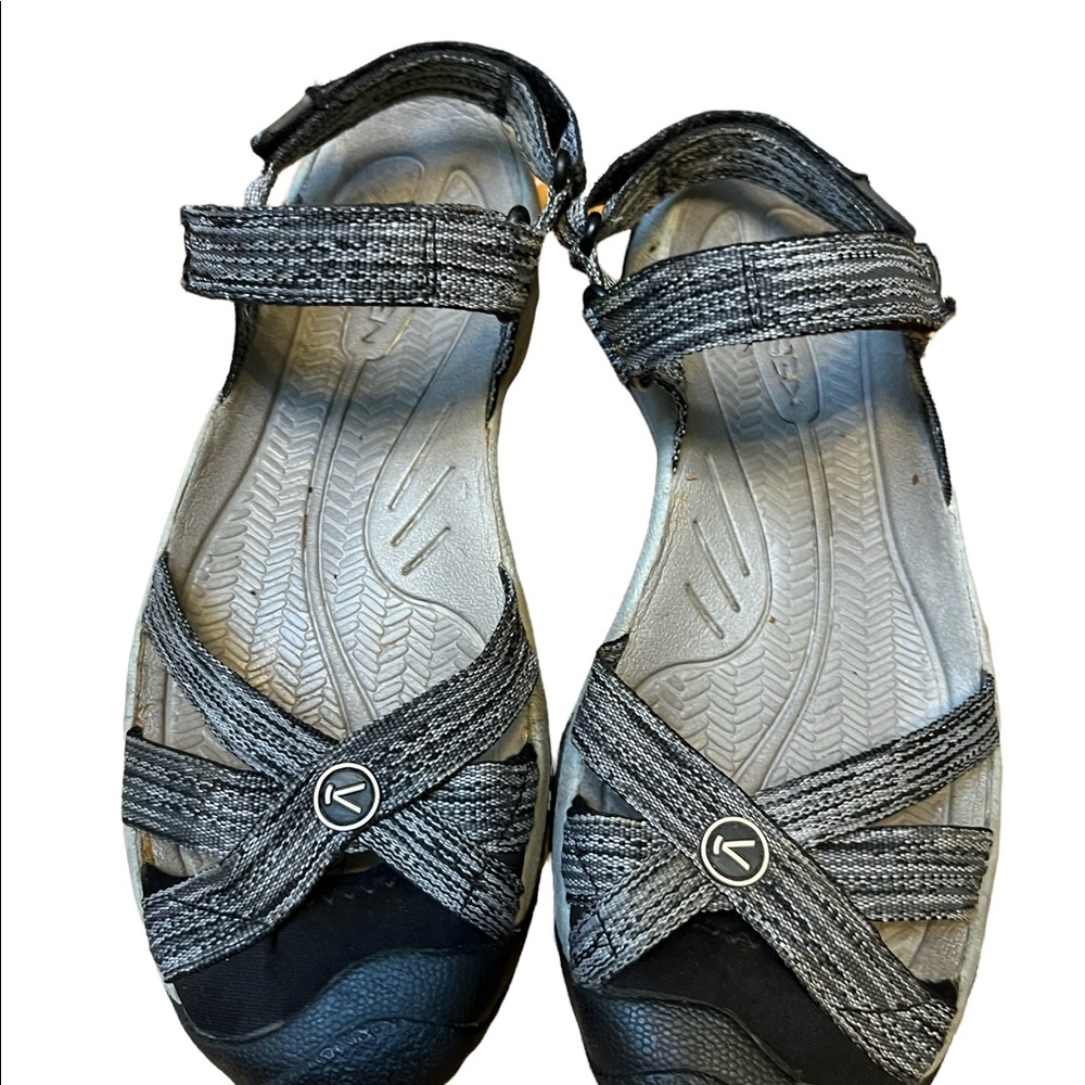 Keen Women's Gray & Black Outdoor Sandals - Picture 11 of 12